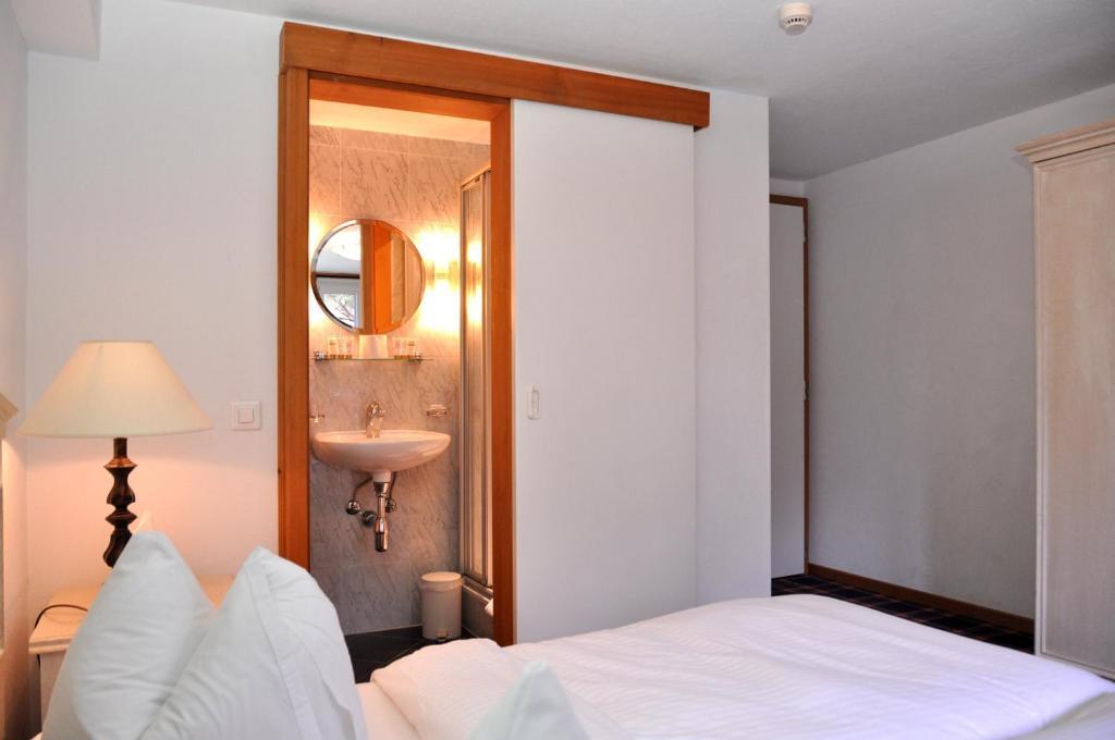 Hotel De La Paix Champéry Quarto foto